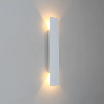 Weather-Resistant Outdoor Wall Lamp